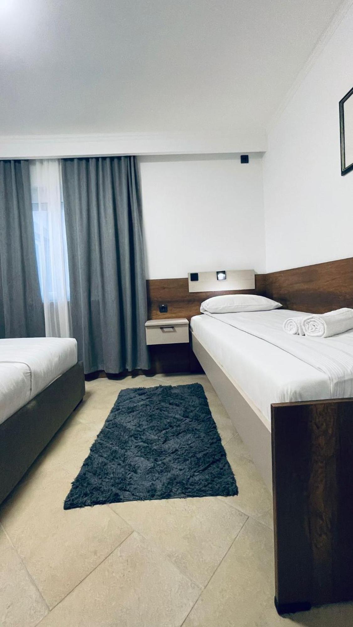 Kollar D Guest House - Prenociste Rooms Subotica Eksteriør billede