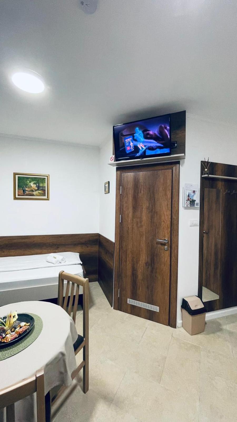 Kollar D Guest House - Prenociste Rooms Subotica Eksteriør billede