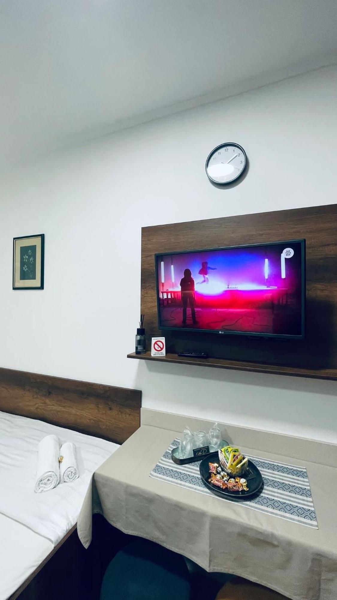 Kollar D Guest House - Prenociste Rooms Subotica Eksteriør billede