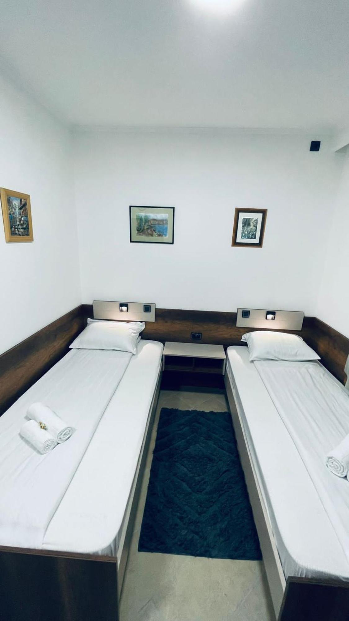 Kollar D Guest House - Prenociste Rooms Subotica Eksteriør billede